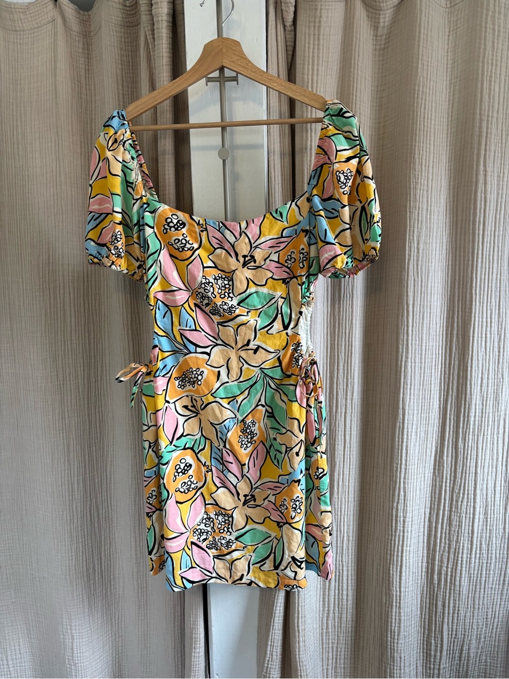 Astr Multi-Color Floral Puff Sleeve Mini Dress